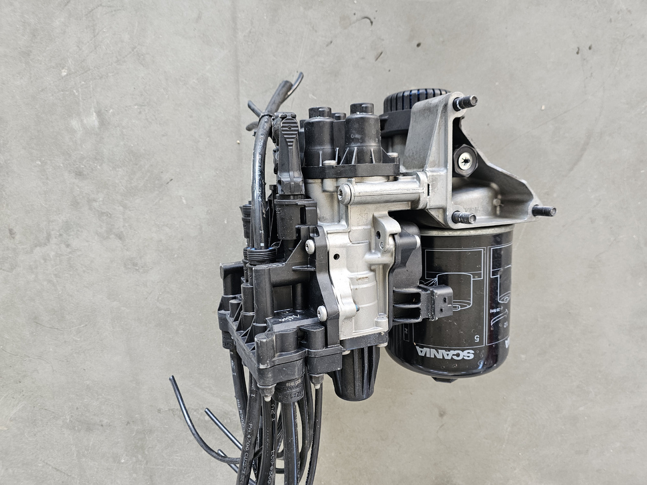 SCANIA APS AIR DRYIER VALVE / 2608040 / WORLDWIDE DELIVERY - Kočioni ventil: slika 4 SCANIA APS AIR DRYIER VALVE / 2608040 / WORLDWIDE DELIVERY - Kočioni ventil: slika 4