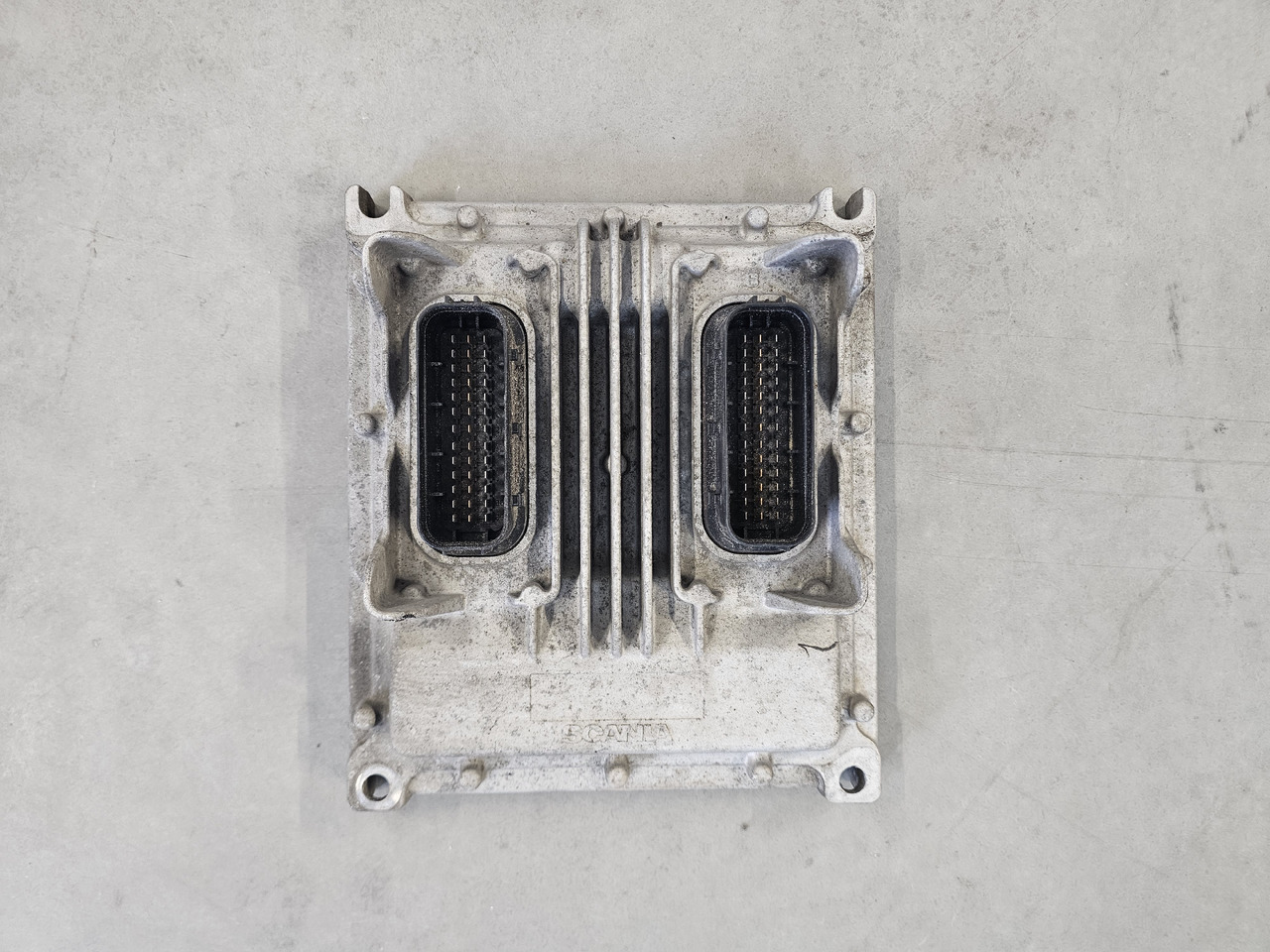SCANIA R450 EURO 6 / CMS1 CONTROL UNIT / 2660726 - Upravljačka jedinica: slika 2 SCANIA R450 EURO 6 / CMS1 CONTROL UNIT / 2660726 - Upravljačka jedinica: slika 2