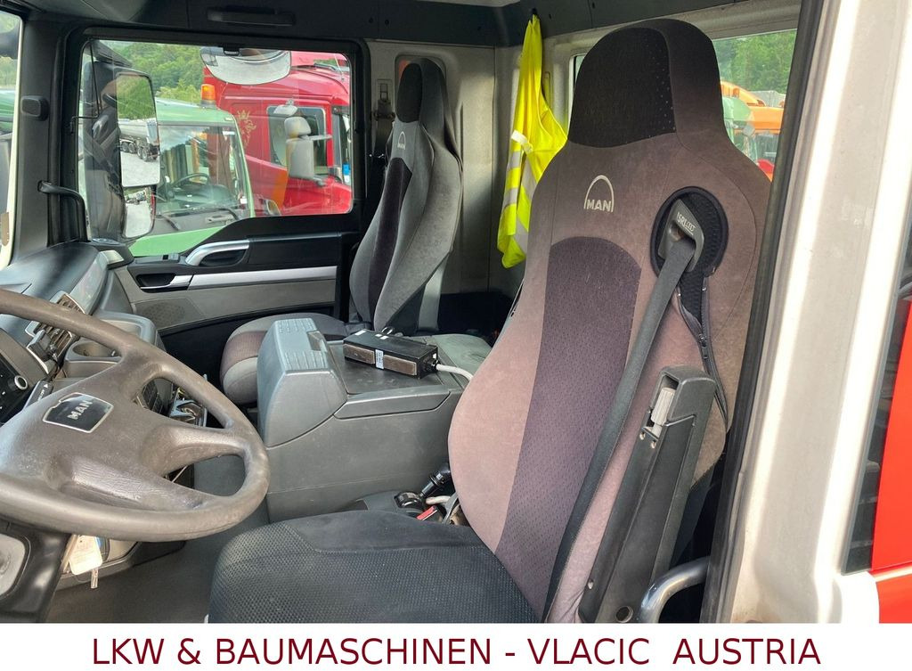 MAN TGS 33.440 (6x4) EEV Abrollkipper MAN TGS 33.440 (6x4) EEV Abrollkipper - Kamion sa hidrauličnom kukom: slika 4 MAN TGS 33.440 (6x4) EEV Abrollkipper MAN TGS 33.440 (6x4) EEV Abrollkipper - Kamion sa hidrauličnom kukom: slika 4