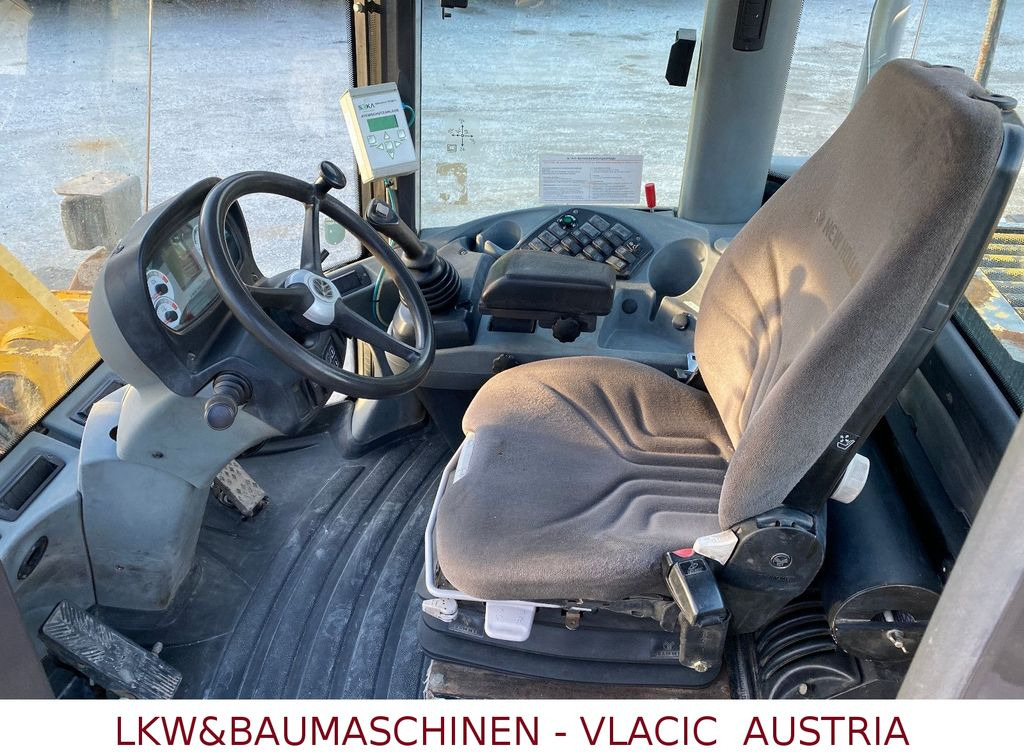 Utovarivač točkaš New Holland W190 B New Holland W190 B: slika 7