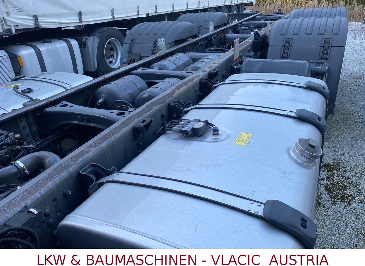 Scania R420 Fahrgestell - Kamion sa golom šasijom i zatvorenom kabinom: slika 3 Scania R420 Fahrgestell - Kamion sa golom šasijom i zatvorenom kabinom: slika 3