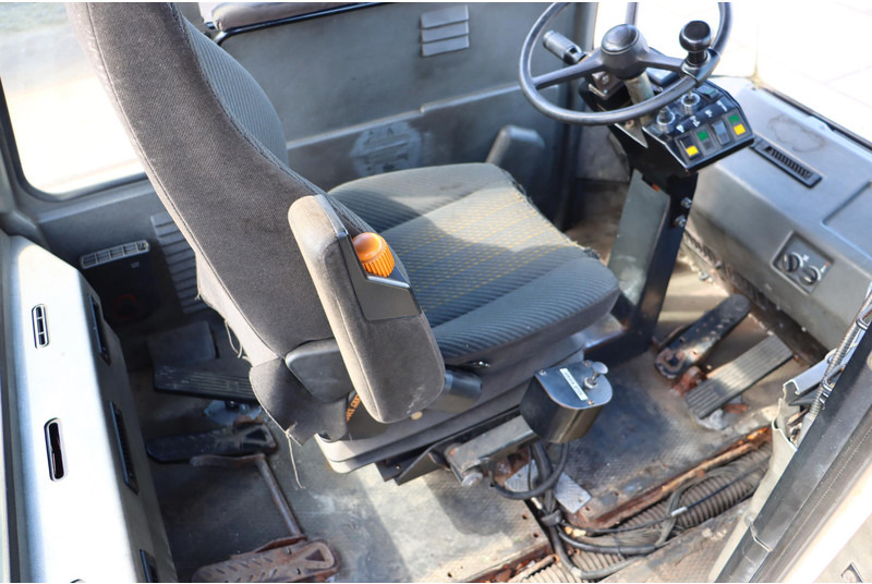 Terminalni traktor Kalmar TRX182A: slika 14