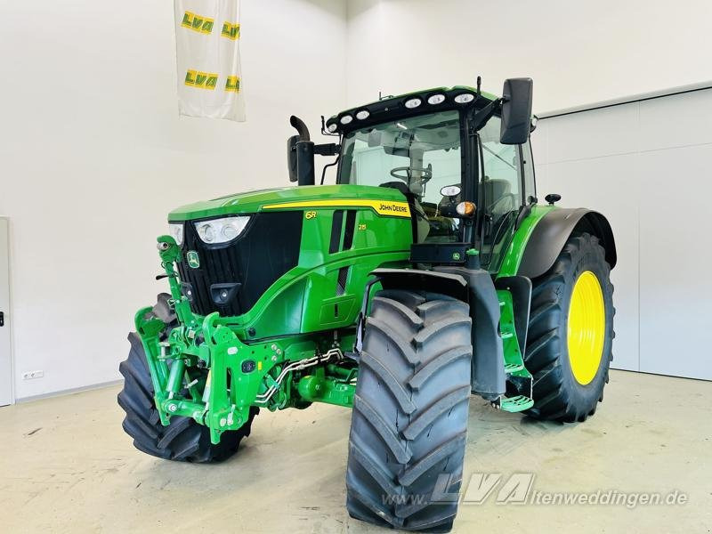 John Deere 6R 215 - Traktor: slika 1 John Deere 6R 215 - Traktor: slika 1