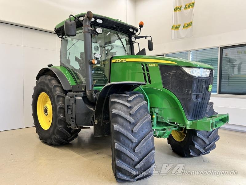 John Deere 7230R - Traktor: slika 2 John Deere 7230R - Traktor: slika 2