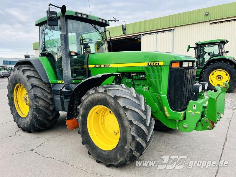John Deere 8100 - Traktor: slika 2 John Deere 8100 - Traktor: slika 2