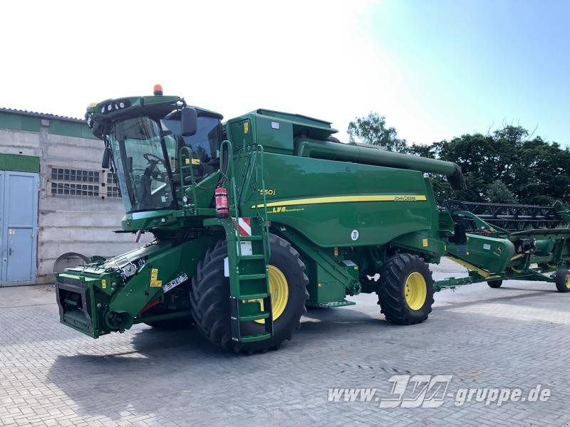 John Deere T550 - Kombinovani kombajn: slika 1 John Deere T550 - Kombinovani kombajn: slika 1