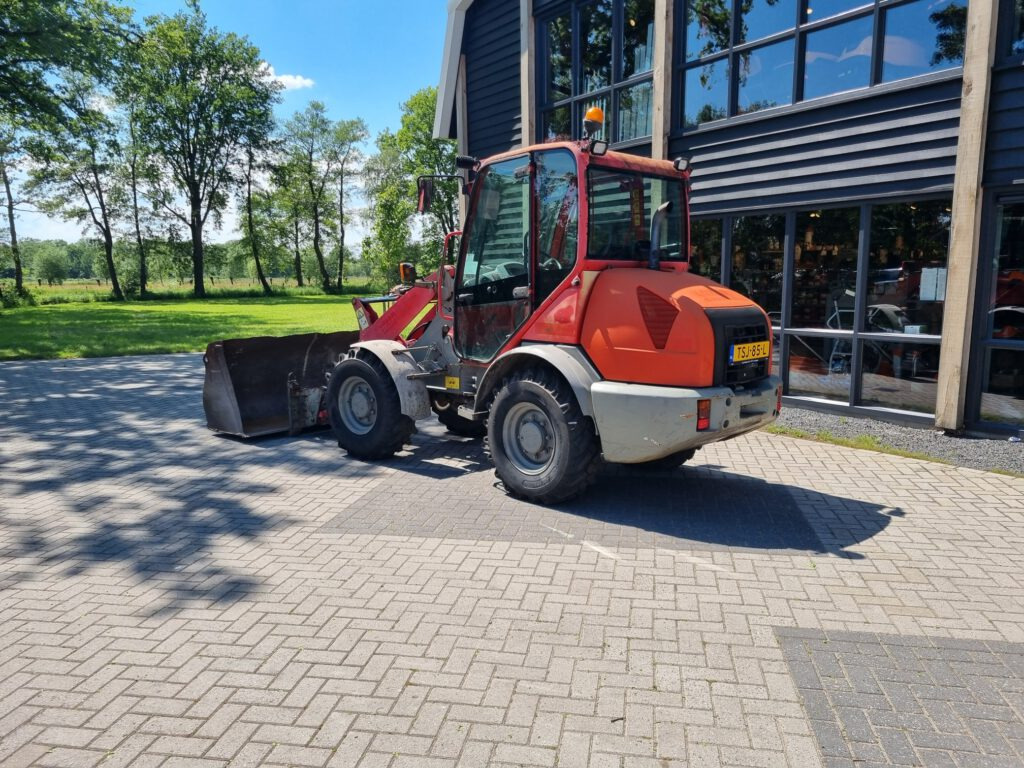 KOMATSU WA70-5 - Utovarivač točkaš: slika 3 KOMATSU WA70-5 - Utovarivač točkaš: slika 3