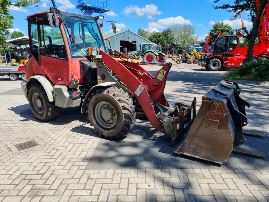 KOMATSU WA70-5 - Utovarivač točkaš: slika 5 KOMATSU WA70-5 - Utovarivač točkaš: slika 5