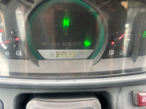 Utovarivač točkaš KUBOTA R082: slika 10