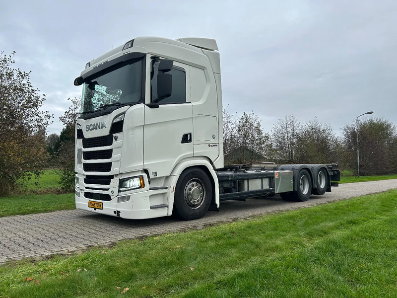 Scania 590S V8 NGS | 6x2 NB | FULL AIR | 10 WHEEL BOUGY - Kamion za prevoz kontejnera/ Kamion sa promenjivim sandukom: slika 1 Scania 590S V8 NGS | 6x2 NB | FULL AIR | 10 WHEEL BOUGY - Kamion za prevoz kontejnera/ Kamion sa promenjivim sandukom: slika 1