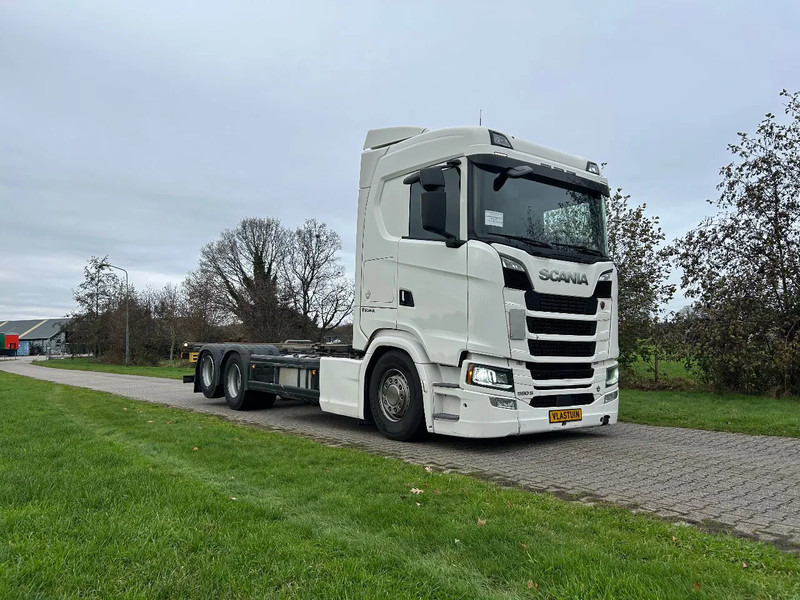 Scania 590S V8 NGS | 6x2 NB | FULL AIR | 10 WHEEL BOUGY - Kamion za prevoz kontejnera/ Kamion sa promenjivim sandukom: slika 4 Scania 590S V8 NGS | 6x2 NB | FULL AIR | 10 WHEEL BOUGY - Kamion za prevoz kontejnera/ Kamion sa promenjivim sandukom: slika 4
