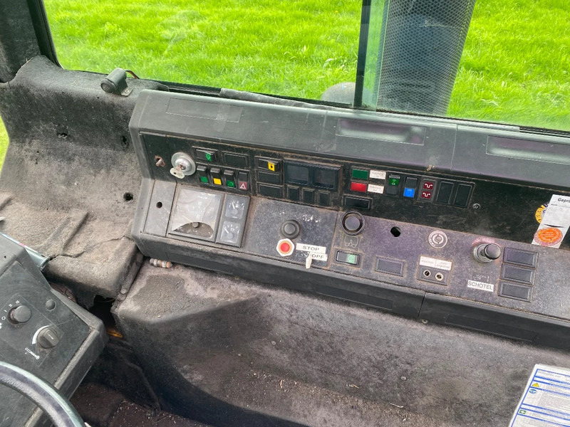 Terminalni traktor Sisu E TRX 182 | HYDROLIC | CENTRAL LUBRIGATION | NO RUST !!!: slika 15