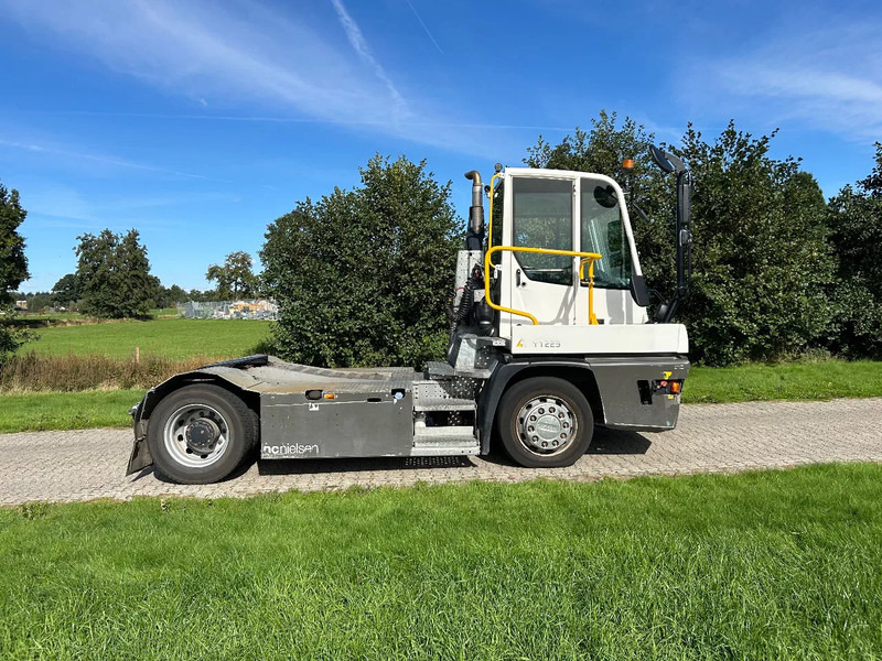 Terberg YT 223 | LOW HOURS | AIRCO | MEGA LOW LOADER | - Terminalni traktor: slika 3 Terberg YT 223 | LOW HOURS | AIRCO | MEGA LOW LOADER | - Terminalni traktor: slika 3
