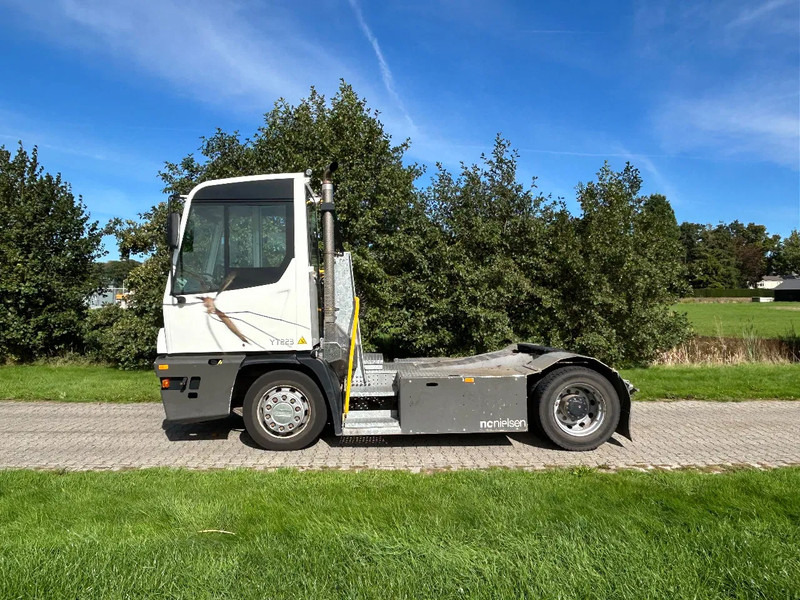 Terberg YT 223 | LOW HOURS | AIRCO | MEGA LOW LOADER | - Terminalni traktor: slika 4 Terberg YT 223 | LOW HOURS | AIRCO | MEGA LOW LOADER | - Terminalni traktor: slika 4