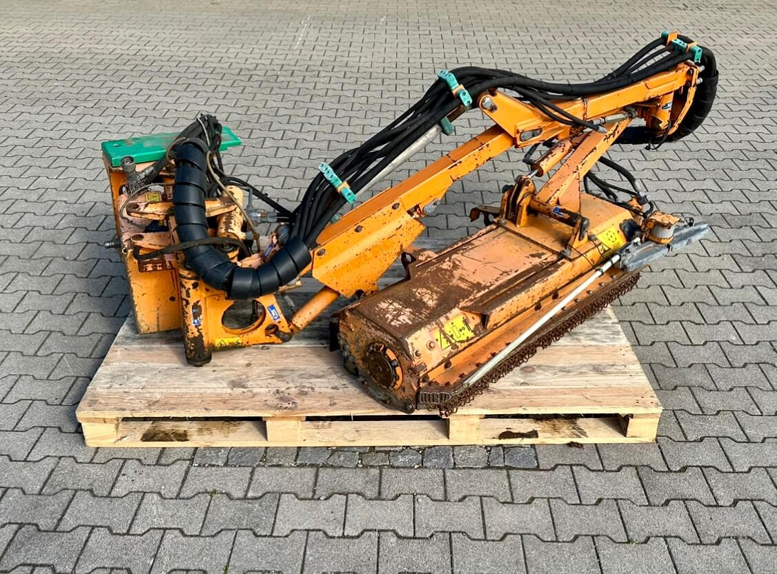 Unimog Randstreifenmulcher Mulag MRK 300 - Bočni mulčer: slika 1 Unimog Randstreifenmulcher Mulag MRK 300 - Bočni mulčer: slika 1