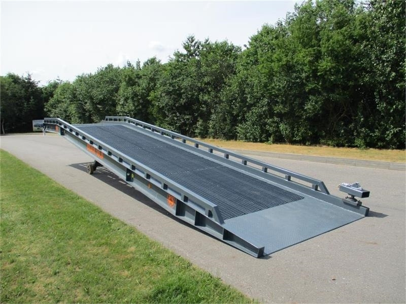 BEAR 10.0 Udlejning - Utovarna rampa: slika 1 BEAR 10.0 Udlejning - Utovarna rampa: slika 1