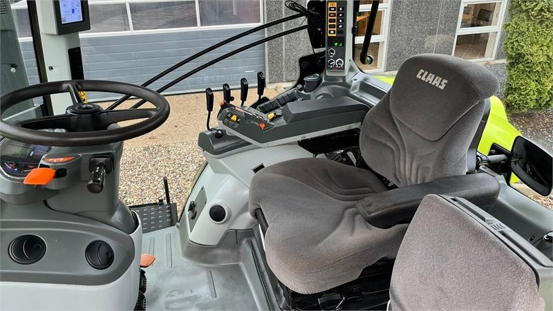 Traktor Claas Axion 830 Med frontlift. Velholdt traktor.: slika 6