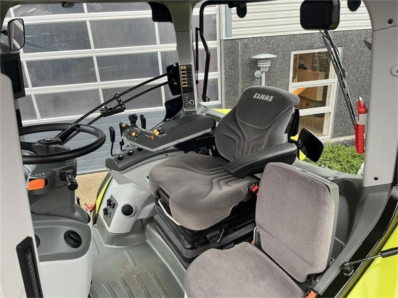 Claas Axion 830 med frontlift og front PTO - Traktor: slika 3 Claas Axion 830 med frontlift og front PTO - Traktor: slika 3