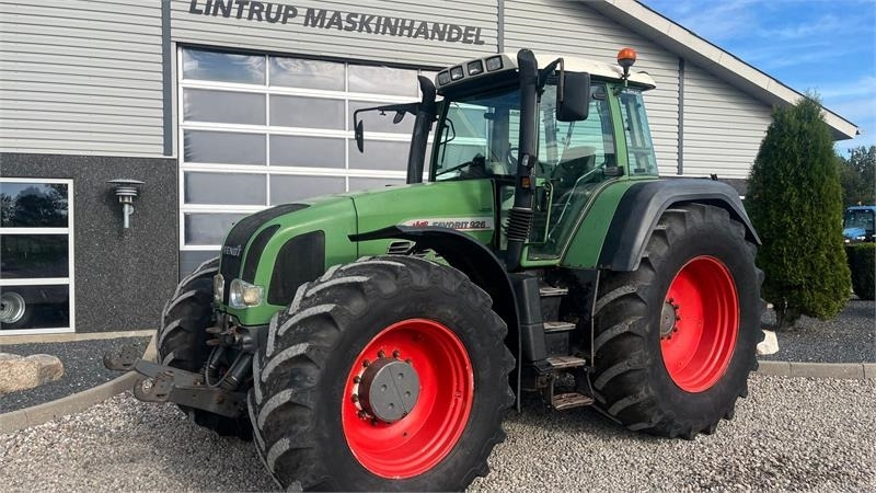 Fendt 926 Favorit Vario Med frontlift - Traktor: slika 2 Fendt 926 Favorit Vario Med frontlift - Traktor: slika 2