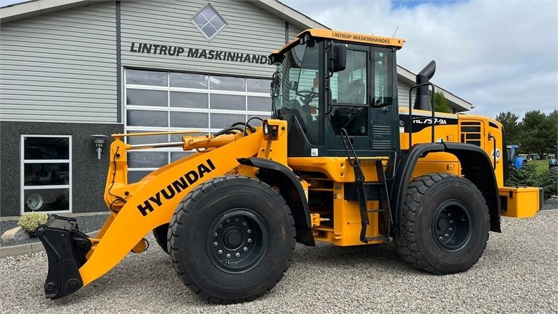 Hyundai 757-9A XTD med lang-arm. En-ejeres maskine med Loc  - Utovarivač točkaš: slika 5 Hyundai 757-9A XTD med lang-arm. En-ejeres maskine med Loc  - Utovarivač točkaš: slika 5