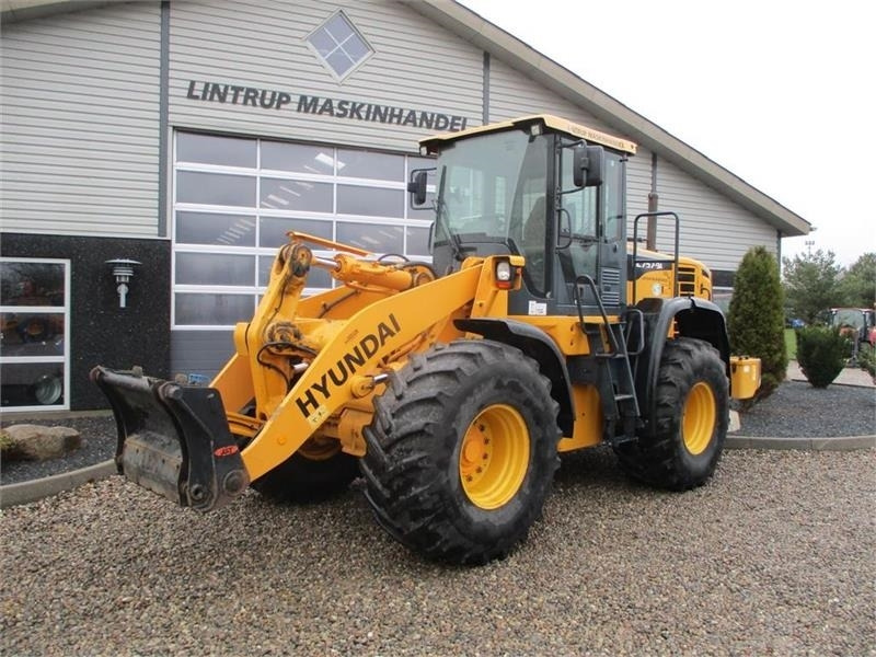 Hyundai 757-9A med 620/75R26 traktor hjul montering på  - Utovarivač točkaš: slika 4 Hyundai 757-9A med 620/75R26 traktor hjul montering på  - Utovarivač točkaš: slika 4