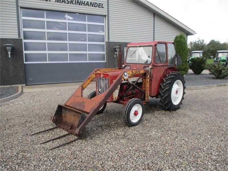 IH 276 Med frontlæsser - Traktor: slika 2 IH 276 Med frontlæsser - Traktor: slika 2