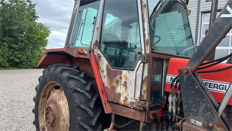 Traktor Massey Ferguson 690 Speedshift med frontlæsser: slika 17