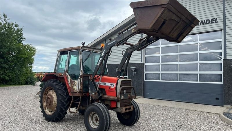 Traktor Massey Ferguson 690 Speedshift med frontlæsser: slika 15