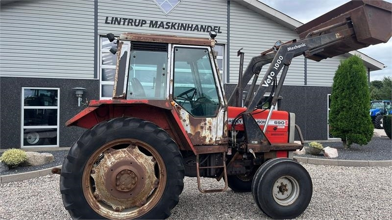 Traktor Massey Ferguson 690 Speedshift med frontlæsser: slika 13