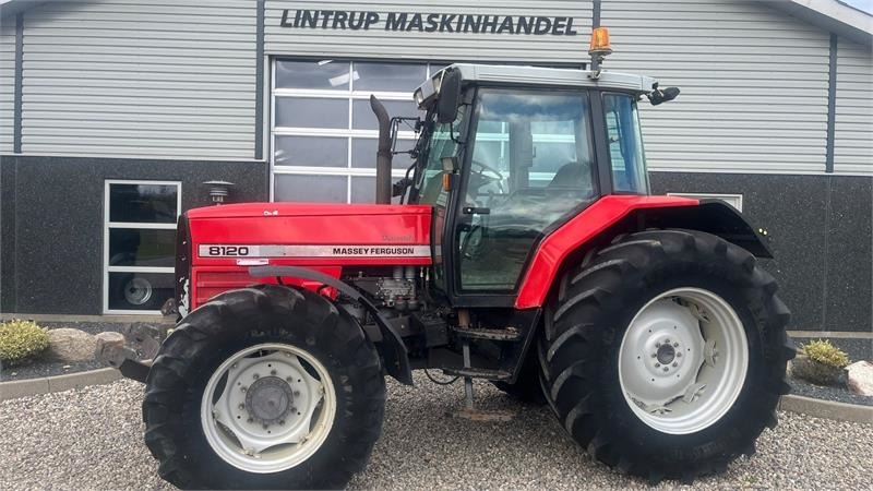 Massey Ferguson 8120 DYNA 4 Med frontlift - Traktor: slika 1 Massey Ferguson 8120 DYNA 4 Med frontlift - Traktor: slika 1