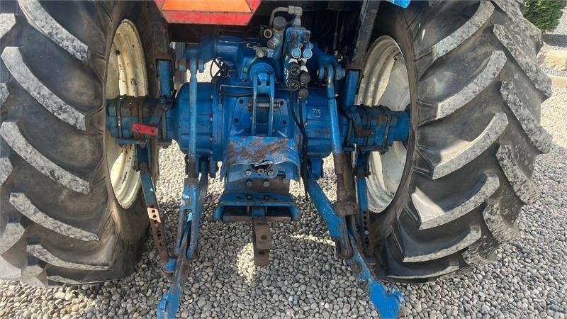 New Holland 5640 SL Dualpower  - Traktor: slika 4 New Holland 5640 SL Dualpower  - Traktor: slika 4
