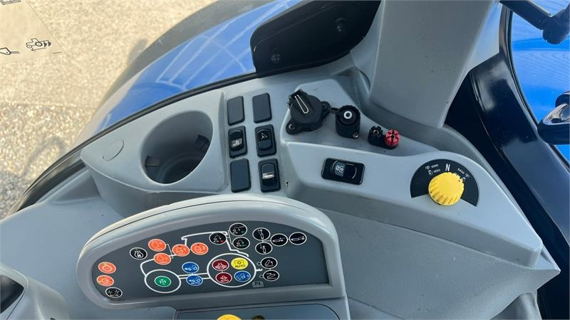 Traktor New Holland T7.270 AC med frontlift og frontlæsser: slika 8