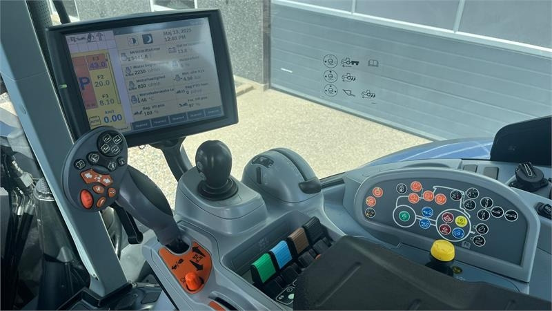 Traktor New Holland T7.270 AC med frontlift og frontlæsser: slika 7