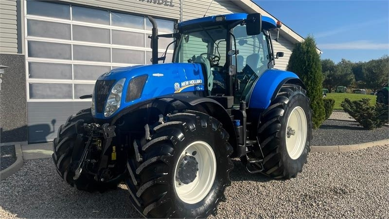 New Holland T7.270 AutoCommand med frontlift - Traktor: slika 2 New Holland T7.270 AutoCommand med frontlift - Traktor: slika 2