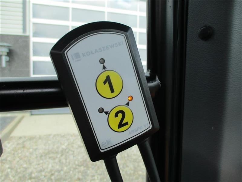 Solis H26 HST SNOW EDITION med frontlift, front PTO, Var - Komunalni traktor: slika 4 Solis H26 HST SNOW EDITION med frontlift, front PTO, Var - Komunalni traktor: slika 4