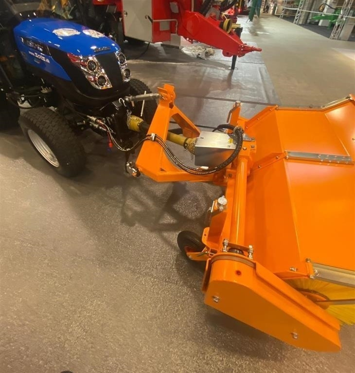 Solis H26 HST SnowEdition med Thyregod TK 1600 kost på - Traktor: slika 4 Solis H26 HST SnowEdition med Thyregod TK 1600 kost på - Traktor: slika 4