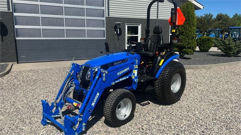 Solis H26 HST Turfdæk og Frontlæsser - Komunalni traktor: slika 2 Solis H26 HST Turfdæk og Frontlæsser - Komunalni traktor: slika 2