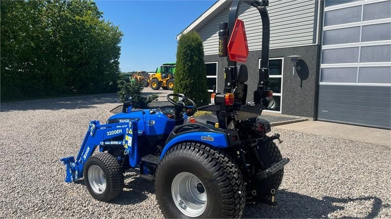 Solis H26 HST Turfdæk og Frontlæsser - Komunalni traktor: slika 3 Solis H26 HST Turfdæk og Frontlæsser - Komunalni traktor: slika 3