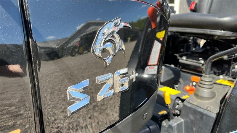 Solis S26 6+2 gearmaskine Limited Edition i sort med bre - Komunalni traktor: slika 5 Solis S26 6+2 gearmaskine Limited Edition i sort med bre - Komunalni traktor: slika 5