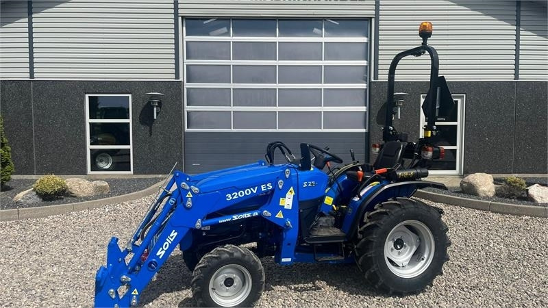 Solis S26 6+2 gearmaskine med Fuldhydraulisk frontlæsser - Komunalni traktor: slika 1 Solis S26 6+2 gearmaskine med Fuldhydraulisk frontlæsser - Komunalni traktor: slika 1