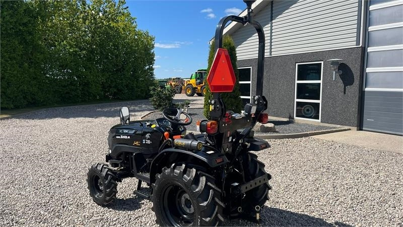 Solis S26 Limited Edition i sort 6+2 Gearmaskine med Ser - Komunalni traktor: slika 3 Solis S26 Limited Edition i sort 6+2 Gearmaskine med Ser - Komunalni traktor: slika 3