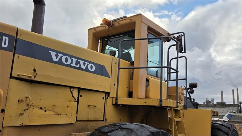 Volvo 330D med skovl - Utovarivač točkaš: slika 3 Volvo 330D med skovl - Utovarivač točkaš: slika 3