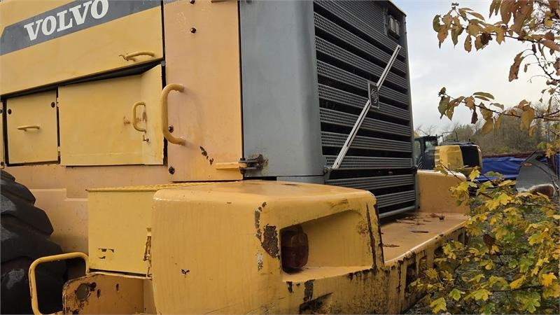 Volvo 330D med skovl - Utovarivač točkaš: slika 4 Volvo 330D med skovl - Utovarivač točkaš: slika 4