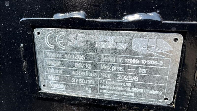 Utovarivač točkaš Volvo 4m3 skovl med Volvo beslag på. Den er 2.75m bred: slika 7