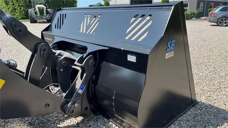 Utovarivač točkaš Volvo 4m3 skovl med Volvo beslag på. Den er 2.75m bred: slika 6