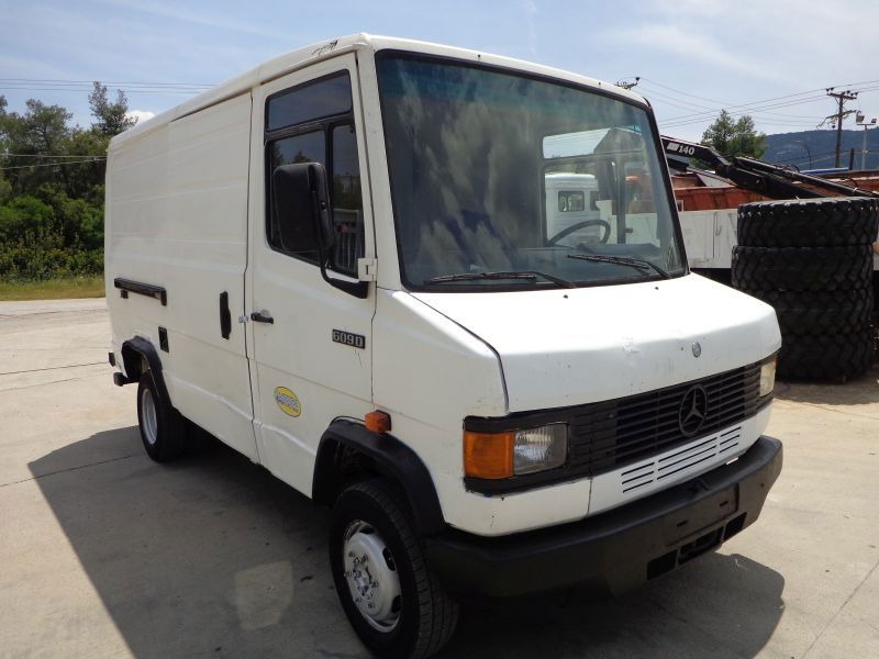 Mercedes-Benz Sprinter Mercedes Benz 609D - Furgon: slika 2 Mercedes-Benz Sprinter Mercedes Benz 609D - Furgon: slika 2