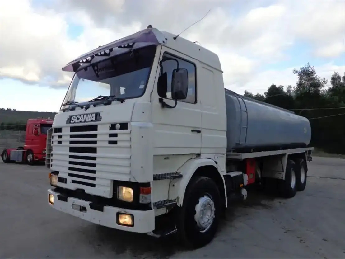 Scania R143-470 V8 Scania R143HL .470 6X2 Diesel/OIL Tank - Kamion cisterna: slika 2 Scania R143-470 V8 Scania R143HL .470 6X2 Diesel/OIL Tank - Kamion cisterna: slika 2