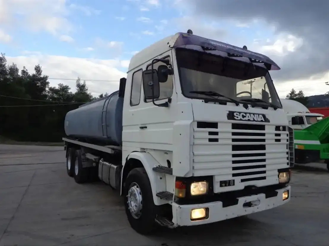 Scania R143-470 V8 Scania R143HL .470 6X2 Diesel/OIL Tank - Kamion cisterna: slika 1 Scania R143-470 V8 Scania R143HL .470 6X2 Diesel/OIL Tank - Kamion cisterna: slika 1