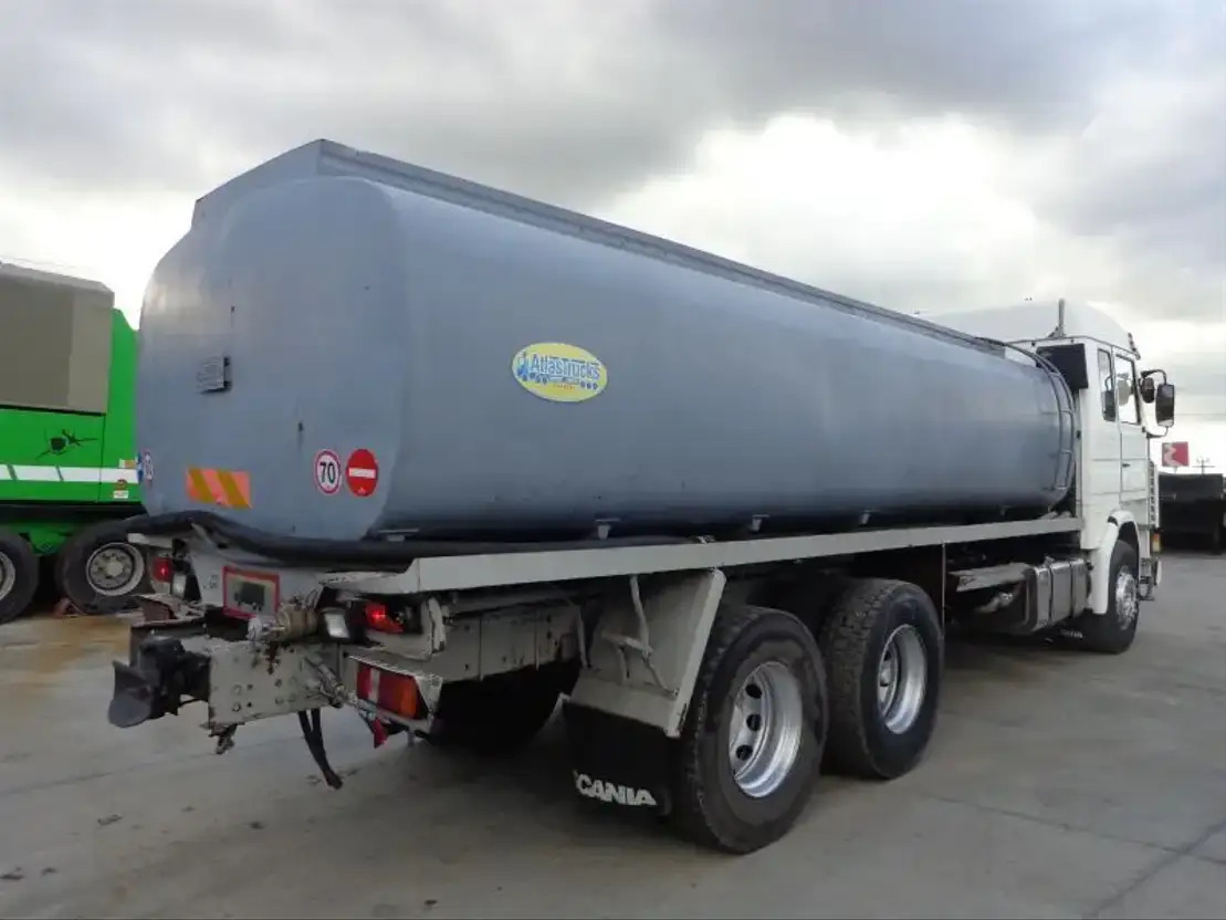 Scania R143-470 V8 Scania R143HL .470 6X2 Diesel/OIL Tank - Kamion cisterna: slika 5 Scania R143-470 V8 Scania R143HL .470 6X2 Diesel/OIL Tank - Kamion cisterna: slika 5