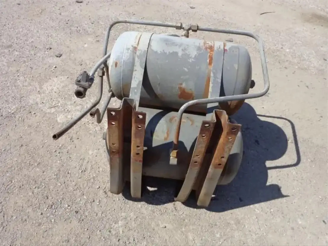 Volvo Airtanks From Volvo F88-F89 - Delovi kočnica za Kamion: slika 5 Volvo Airtanks From Volvo F88-F89 - Delovi kočnica za Kamion: slika 5